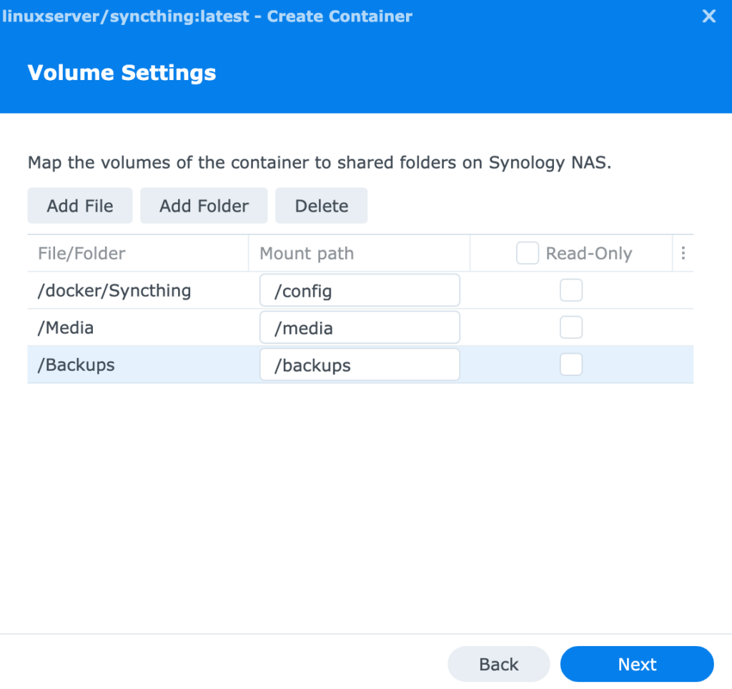 mounting the folders that syncthing should sync and a folder for the config.